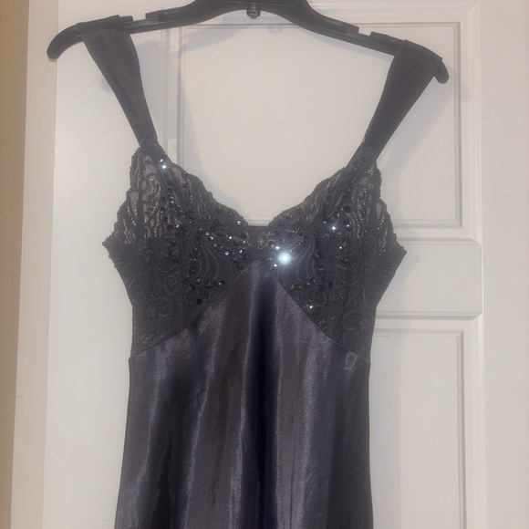 VS Elegant Space Grey Lace Nightgown - Picture 1 of 6